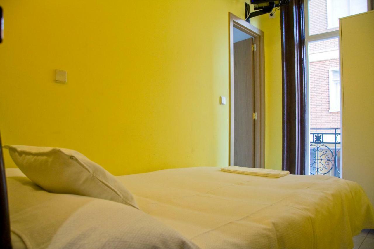 Hostal Abitum Madrid Exterior photo